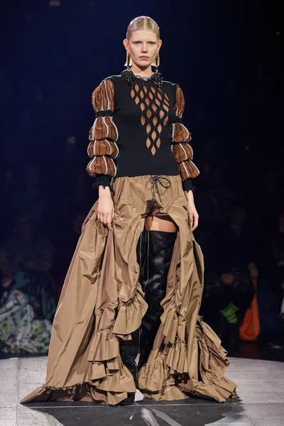Look 4